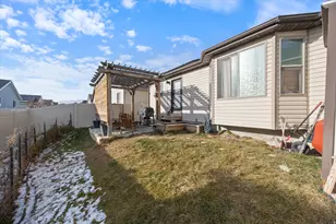 1758 E Tumwater Ln N, Eagle Mountain, UT 84005 - Photo 14