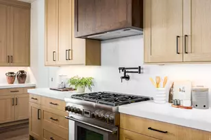 1104 W 10125 S, South Jordan, UT 84095 - Photo 2