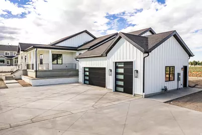 1104 W 10125 S, South Jordan, UT 84095 - Photo 2