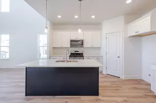 818 N Danvers Dr, Saratoga Springs, UT 84045 - Photo 8