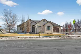 3926 S Panorama Dr, Saratoga Springs, UT 84045 - Photo 2