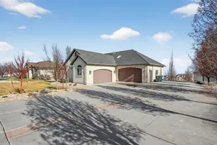 3926 S Panorama Dr, Saratoga Springs, UT 84045 - Photo 4