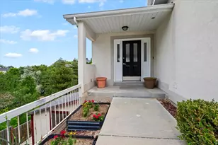 3181 E Deer Circle, Cottonwood Heights, UT 84121 - Photo 2