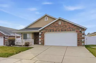 2303 Garden Ln, Layton, UT 84041 - Photo 2
