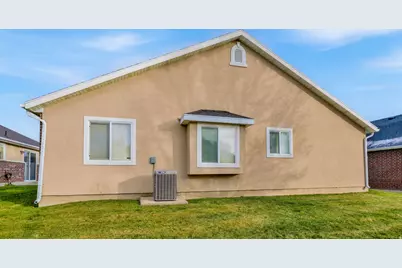 2303 Garden Ln, Layton, UT 84041 - Photo 4
