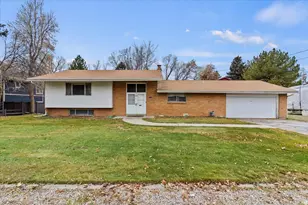 48 S Flint St, Kaysville, UT 84037 - Photo 2