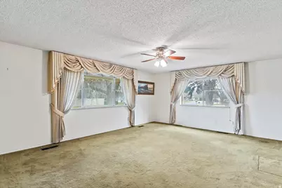 48 S Flint St, Kaysville, UT 84037 - Photo 10