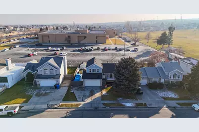 5661 W Sunkist Dr S, Kearns, UT 84118 - Photo 24