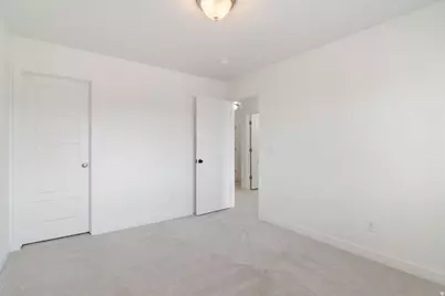 1023 W Molly Pitcher Cir, Bluffdale, UT 84065 - Photo 18