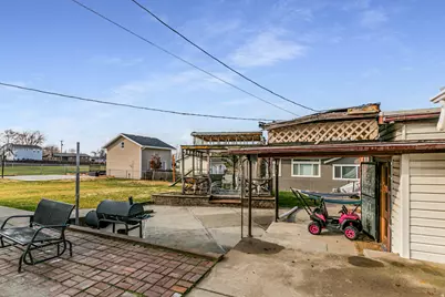 610 E Pages Ln, Centerville, UT 84014 - Photo 36