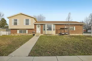 9571 S David St E, Sandy, UT 84070 - Photo 2