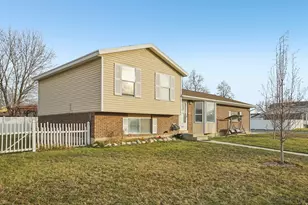 9571 S David St E, Sandy, UT 84070 - Photo 1