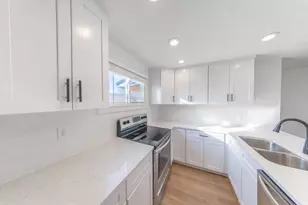 908 S 550 E, Clearfield, UT 84015 - Photo 2