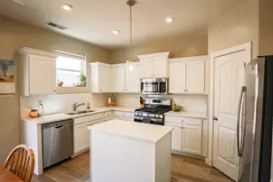 834 N Pleasant Ln, Washington, UT 84780 - Photo 8