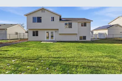 1932 N 810 W, Clinton, UT 84015 - Photo 32