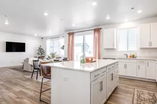 1753 E Bison Dr, Eagle Mountain, UT 84005 - Photo 14