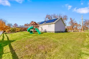 98 W 400 S, Smithfield, UT 84335 - Photo 22