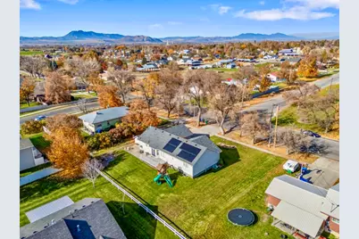 98 W 400 S, Smithfield, UT 84335 - Photo 26