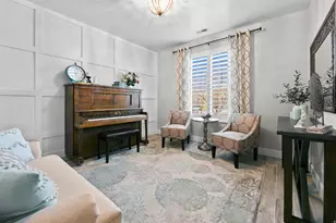 947 Elizabeth Dr, North Salt Lake, UT 84054 - Photo 2