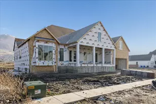 587 S Daniel Dr, Farmington, UT 84025 - Photo 2