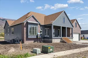 587 S Daniel Dr, Farmington, UT 84025 - Photo 2