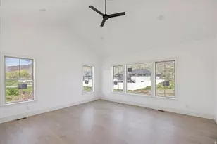 587 S Daniel Dr, Farmington, UT 84025 - Photo 12