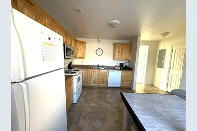 668 N 100 W, Vernal, UT 84078 - Photo 8