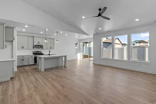 552 S Rivergate Dr, Logan, UT 84321 - Photo 2