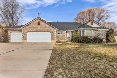 1740 W 200 N, Kaysville, UT 84037 - Photo 2