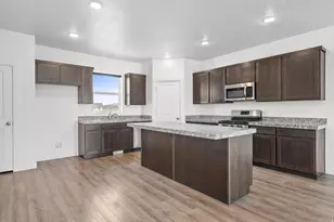 5290 N Folkstone Dr N, Eagle Mountain, UT 84005 - Photo 10