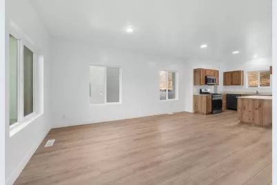 1941 W Fox Wood Rd #SR388, Santaquin, UT 84655 - Photo 2