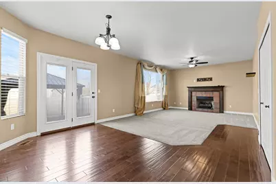 698 W 650 S, Layton, UT 84041 - Photo 12