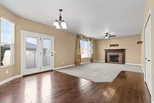 698 W 650 S, Layton, UT 84041 - Photo 12