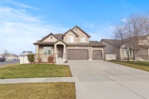 698 W 650 S, Layton, UT 84041 - Photo 2