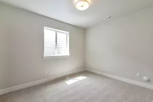 551 W Summerhill Ln, Centerville, UT 84014 - Photo 36