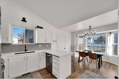 11062 S Sandy Dunes Dr E, Sandy, UT 84094 - Photo 8