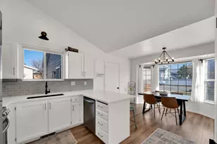 11062 S Sandy Dunes Dr E, Sandy, UT 84094 - Photo 8