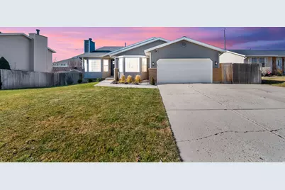 11062 S Sandy Dunes Dr E, Sandy, UT 84094 - Photo 2