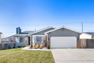 11062 S Sandy Dunes Dr E, Sandy, UT 84094 - Photo 1