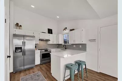 11062 S Sandy Dunes Dr E, Sandy, UT 84094 - Photo 10