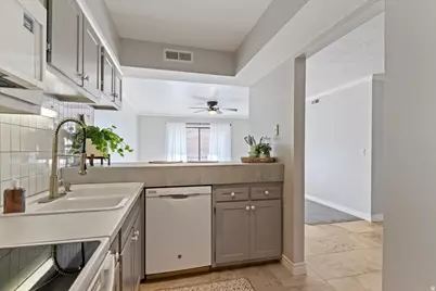 290 N 500 W #305, Bountiful, UT 84010 - Photo 12