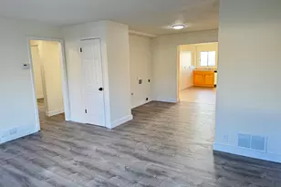 35 Airlane Dr, Clearfield, UT 84015 - Photo 8