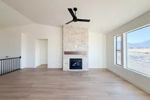 513 W Dimaggio Dr, Tooele, UT 84074 - Photo 4