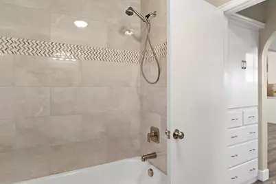 186 N 300 E, Clearfield, UT 84015 - Photo 14