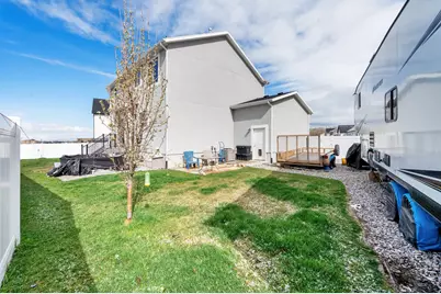 2080 E Colette St, Lake Point, UT 84074 - Photo 4