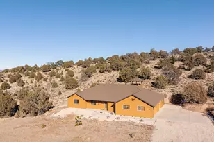 915 S Canyon Dr, Cedar City, UT 84720 - Photo 2