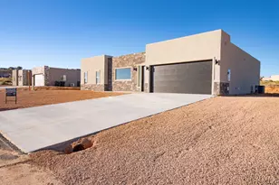 112 Shoppman, Page, AZ 86040 - Photo 2