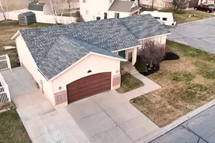 1852 E Shay Ln, South Weber, UT 84405 - Photo 2