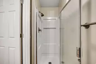 8136 S Cottonwood Circle, Sandy, UT 84094 - Photo 10