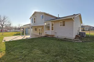 1243 S Cannon Dr E, Farmington, UT 84025 - Photo 12